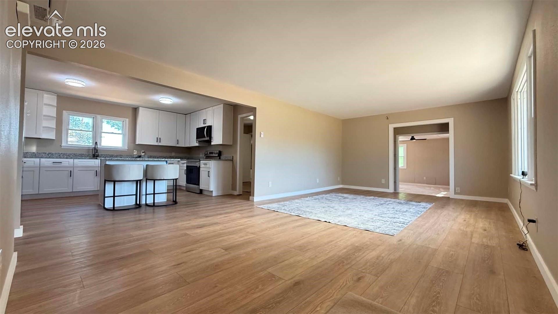 Listing photo 3 for 408 W Beatty Avenue