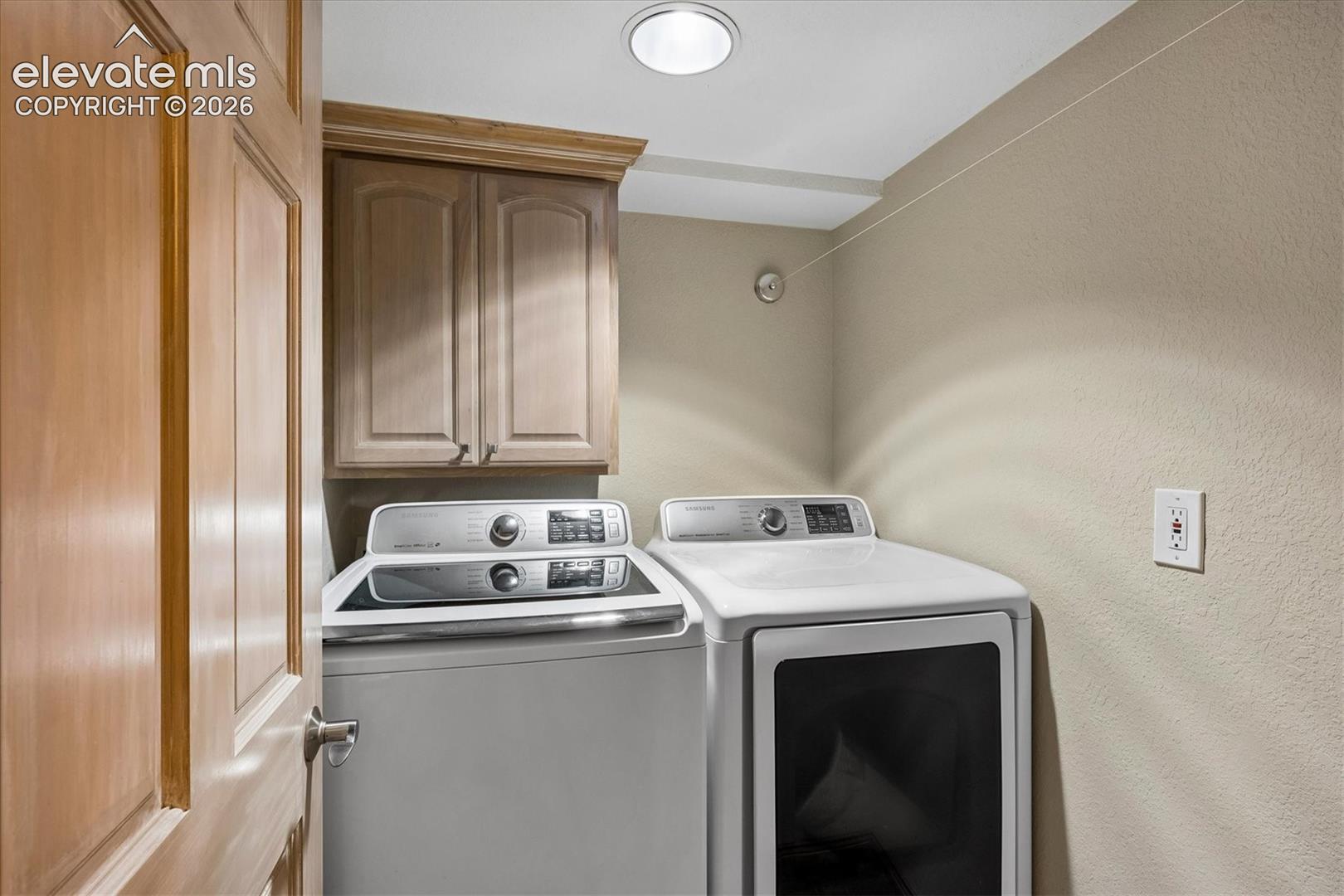 Listing photo 36 for 2464 W Wolfensberger Road