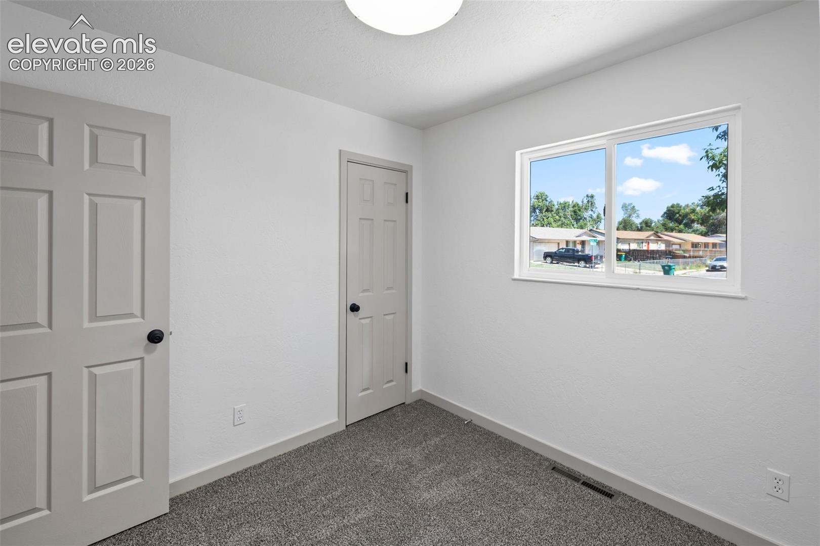 2540 Naples Drive, photo 27