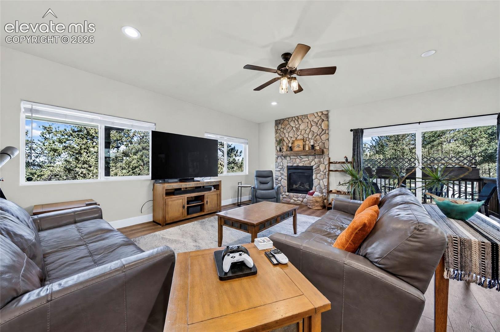 Listing photo 4 for 258 Turnabout Lane