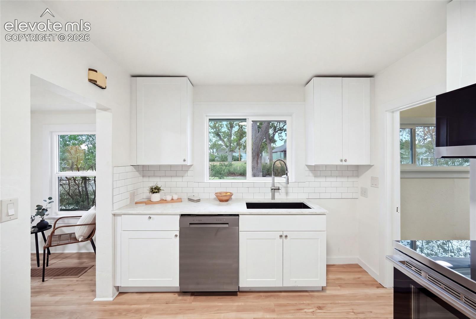 Listing photo 12 for 947 E Costilla Street