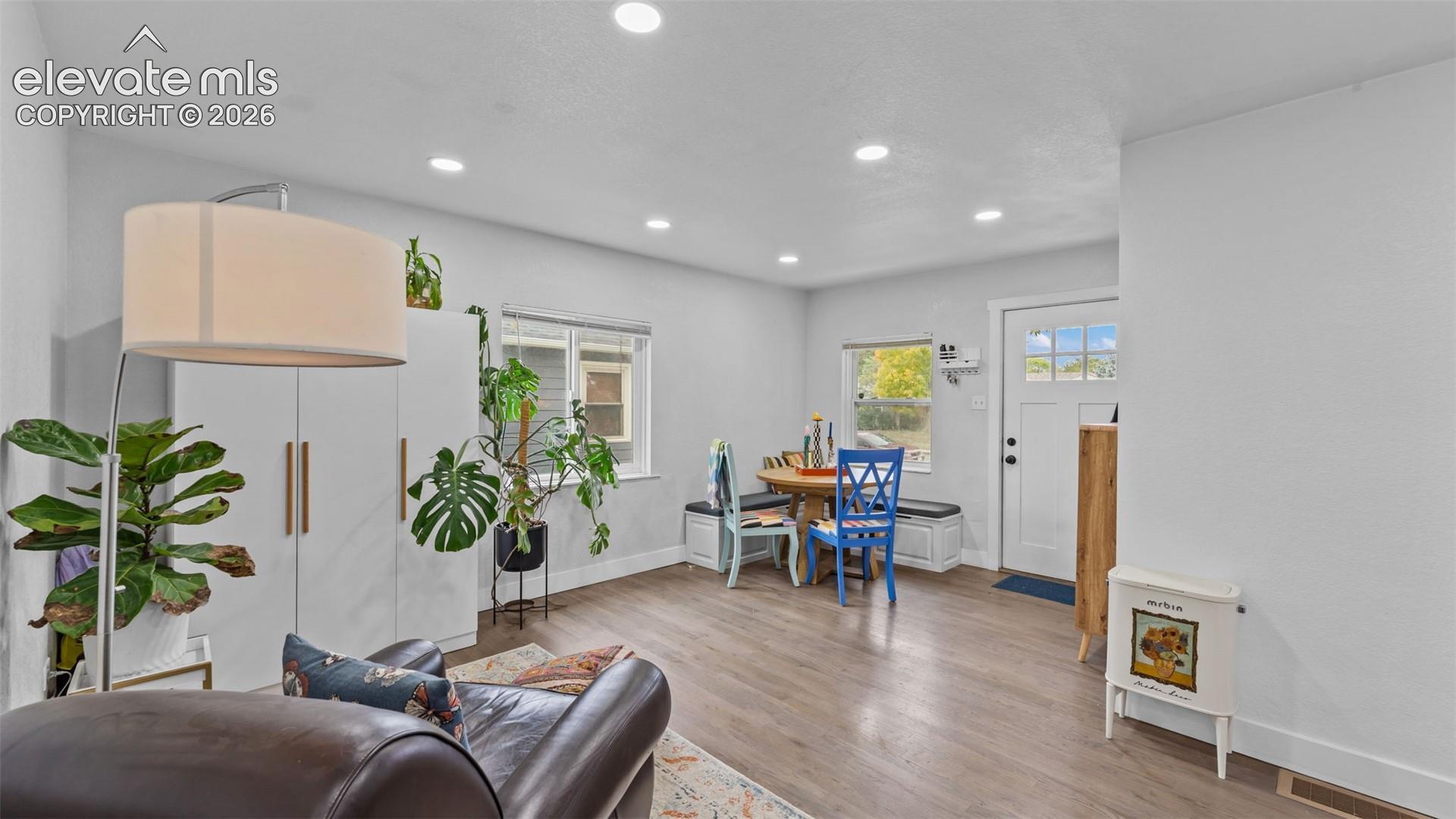 Listing photo 5 for 1380 Trenton Street