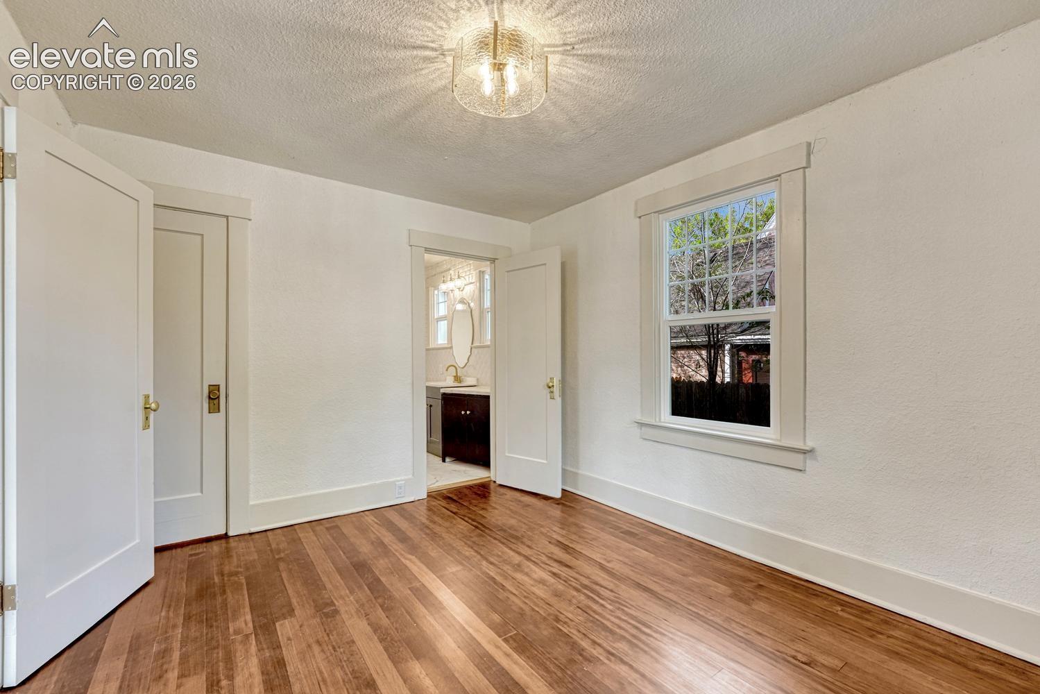 Listing photo 33 for 209 E Washington Street