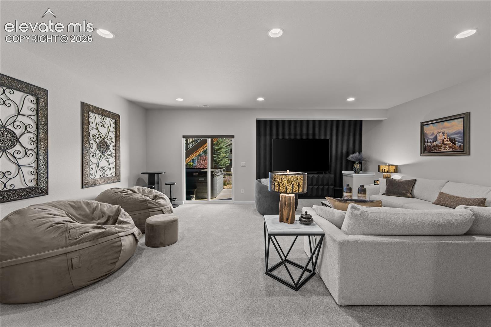 Listing photo 42 for 6575 Vistancia Avenue