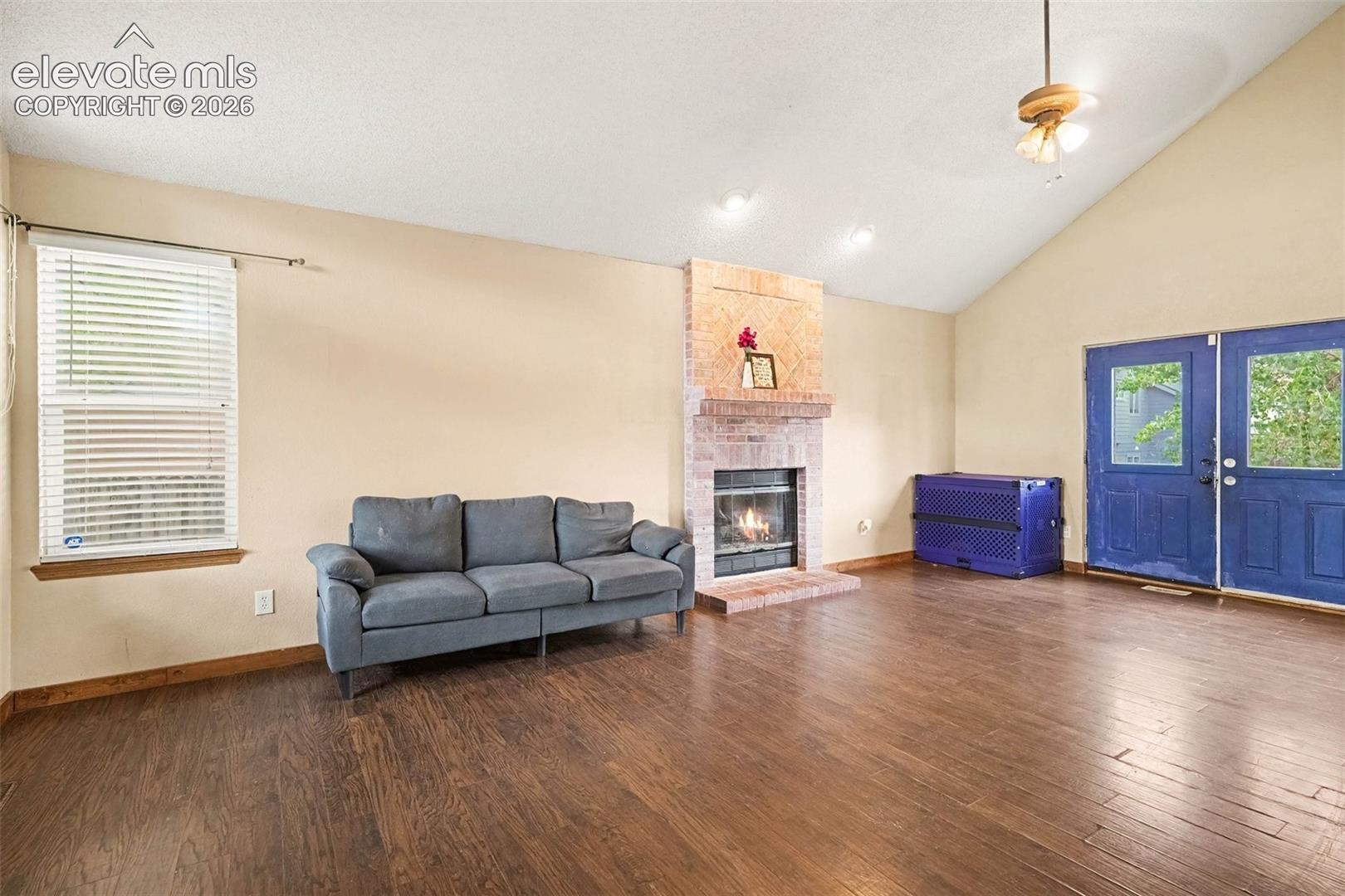 Listing photo 3 for 9419 Daystar Terrace