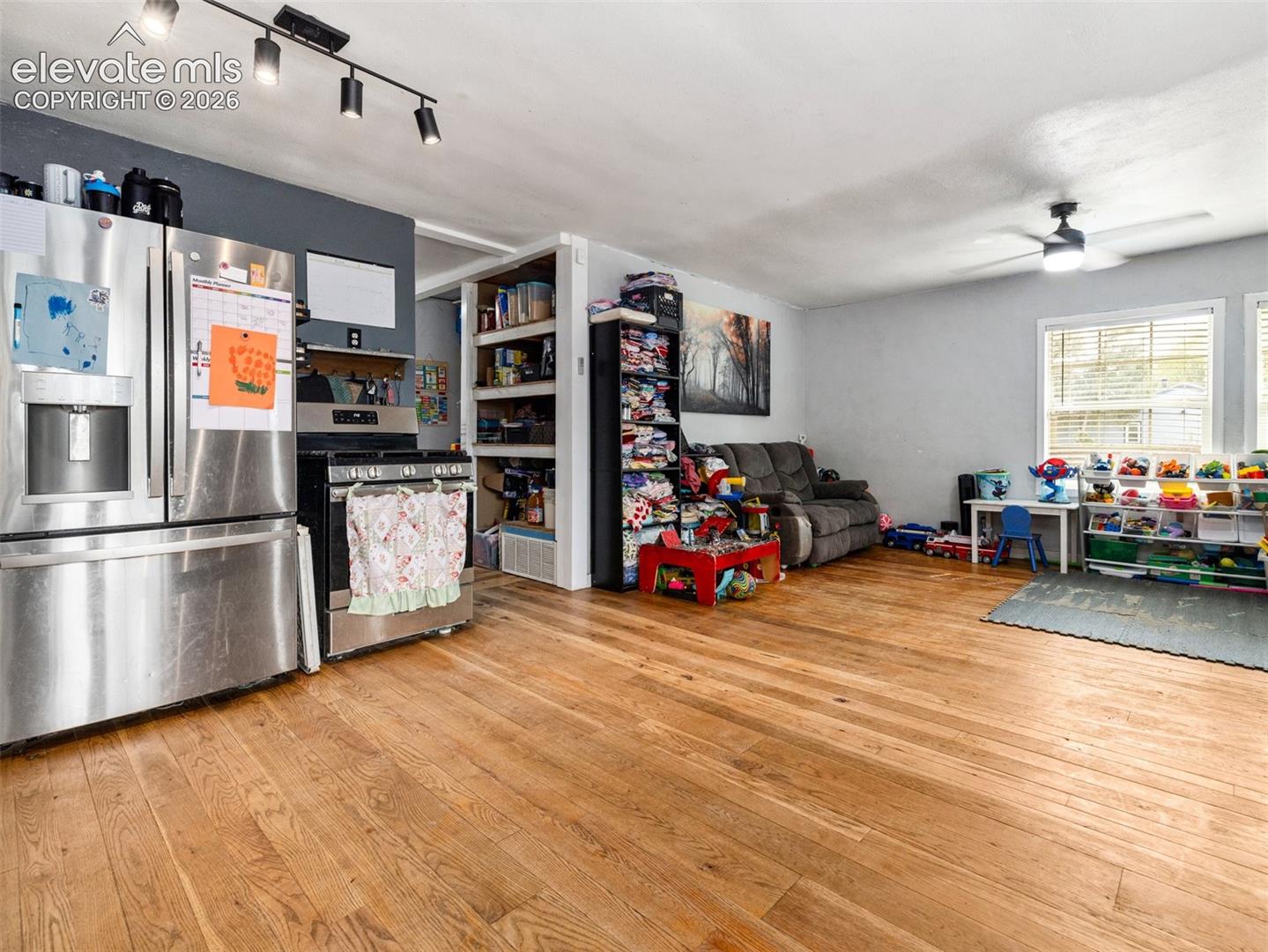Listing photo 6 for 922 Jackson Street