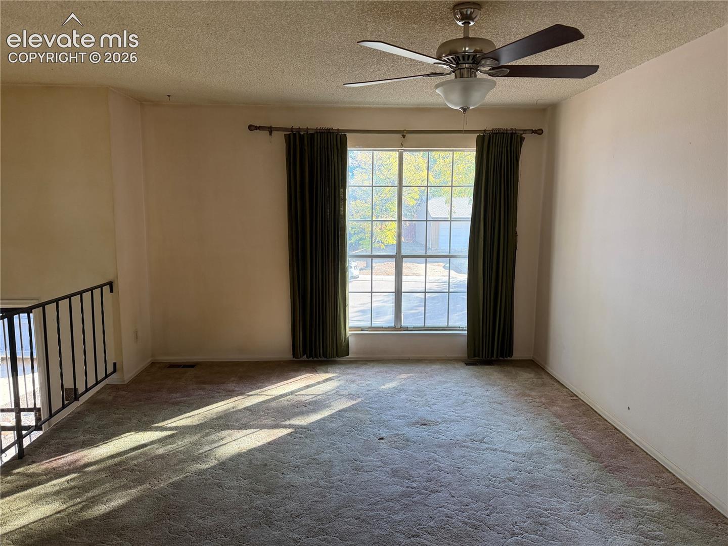 Listing photo 2 for 2548 Prescott Circle