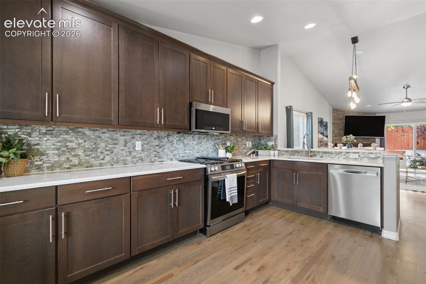 Listing photo 6 for 6840 Mustang Rim Drive