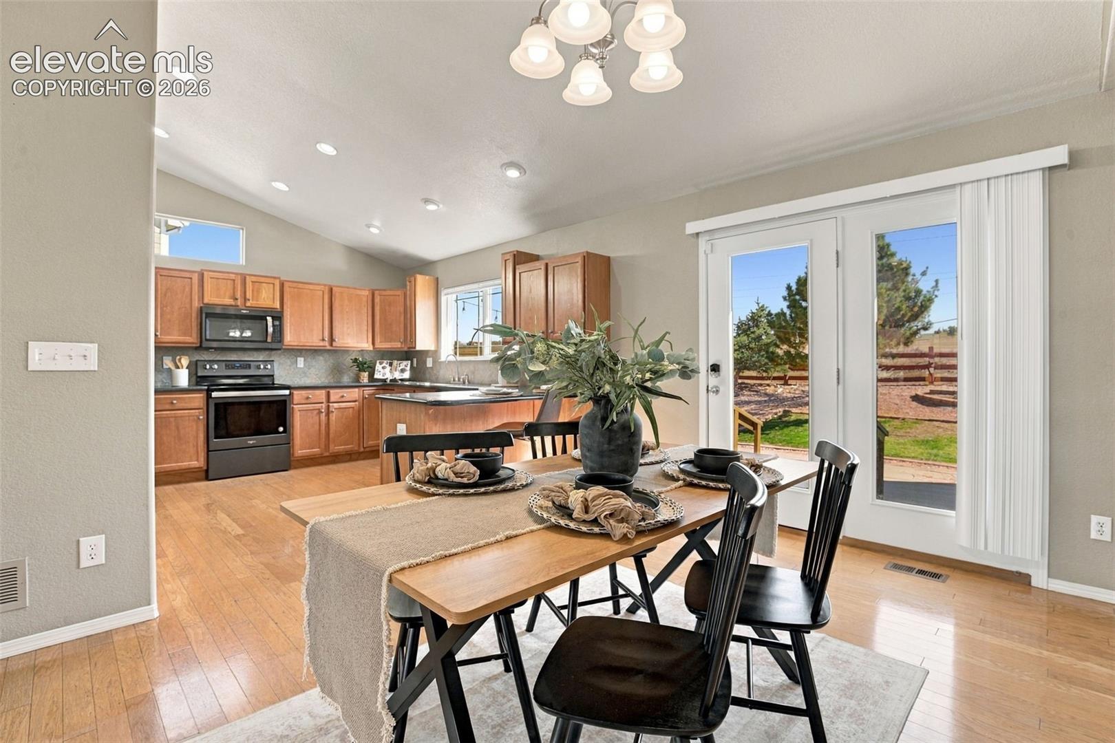 Listing photo 16 for 10467 Mile Post Loop
