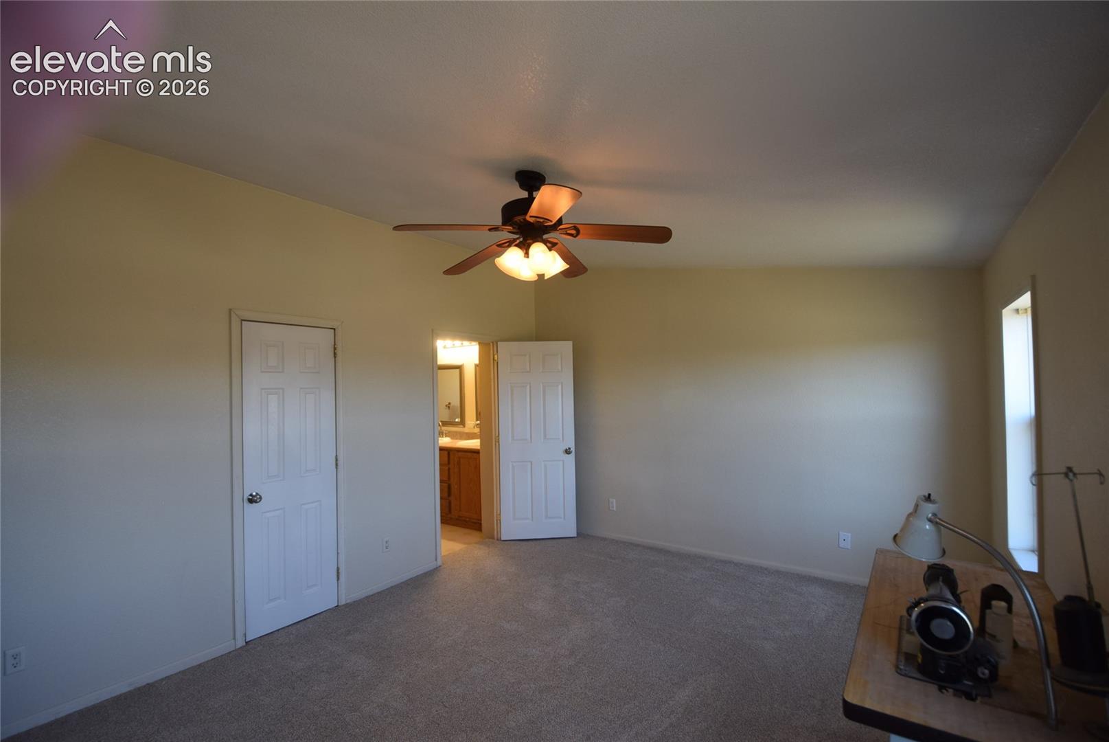 Listing photo 28 for 877 Maid Marian Drive