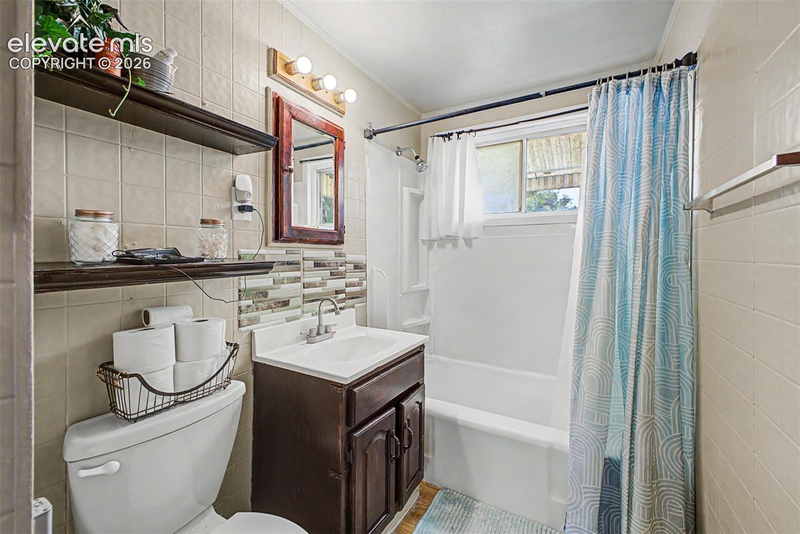 Listing photo 21 for 1606 Iroquois Road