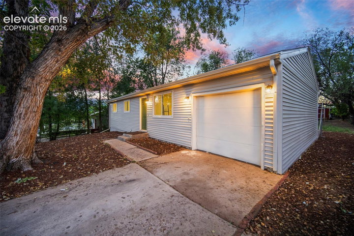3928 E Pikes Peak Avenue — listing photo