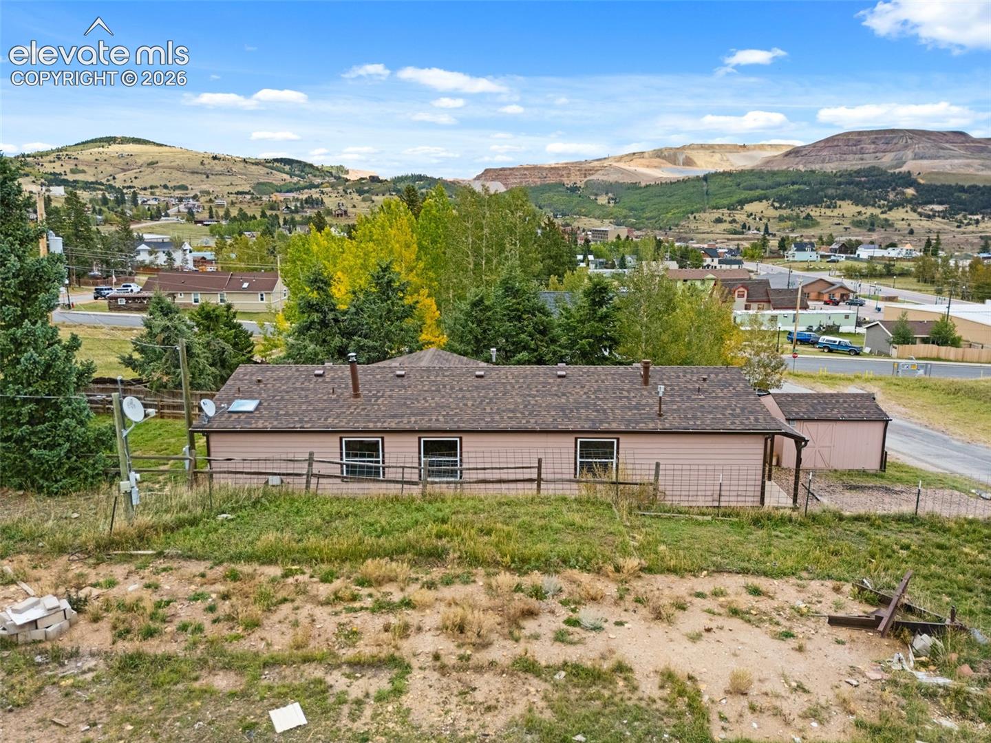 Listing photo 23 for 413 W Eaton Avenue