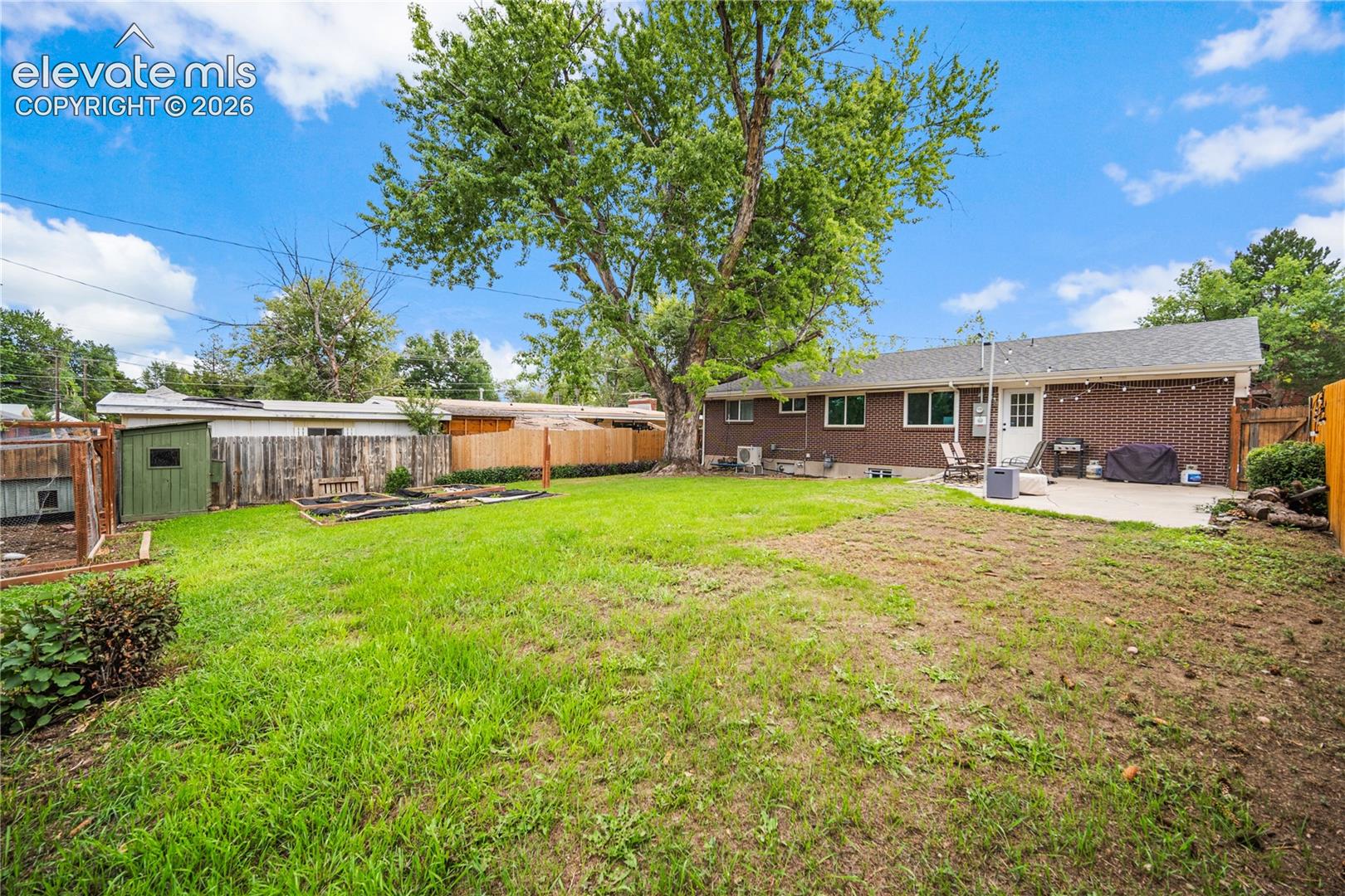 Listing photo 35 for 2414 E Caramillo Street