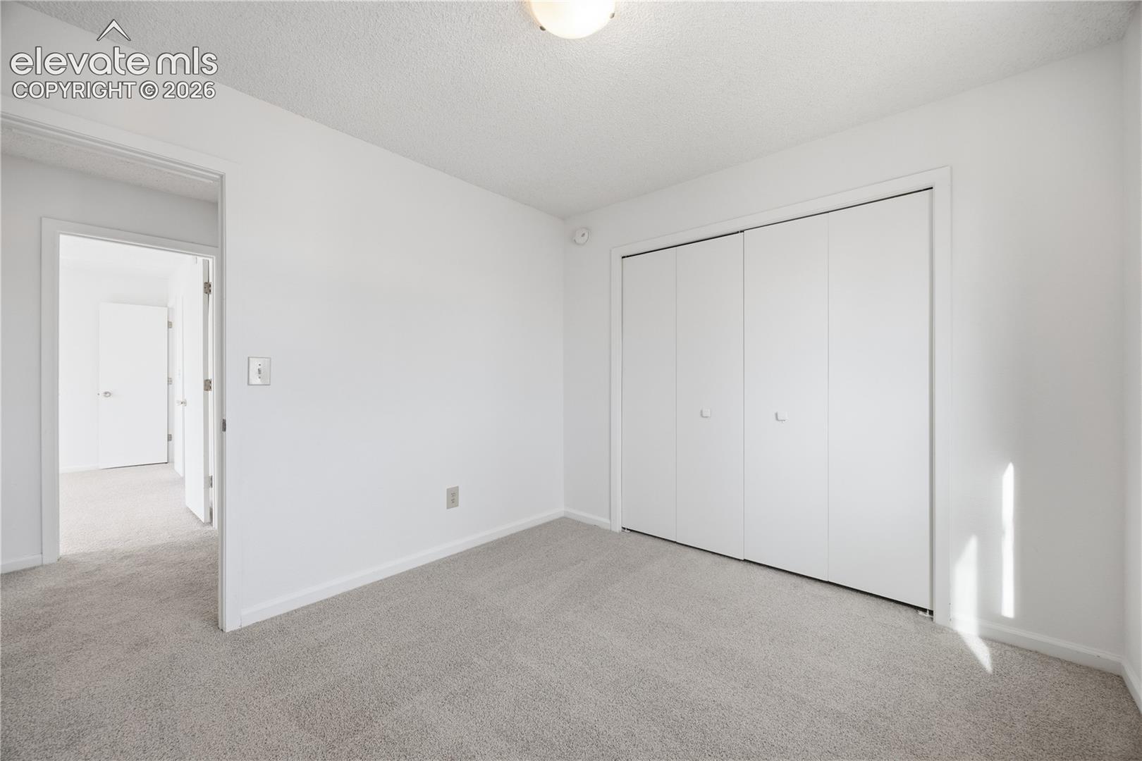 Listing photo 16 for 912 Amsterdam Drive