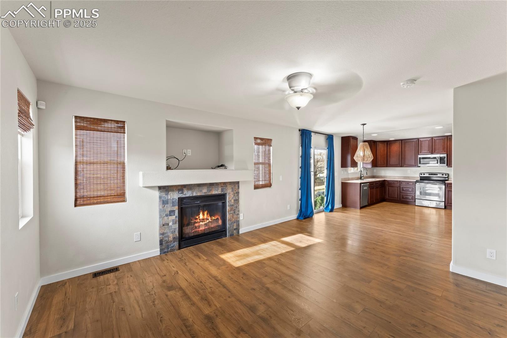 Listing photo 3 for 11508 Black Maple Lane