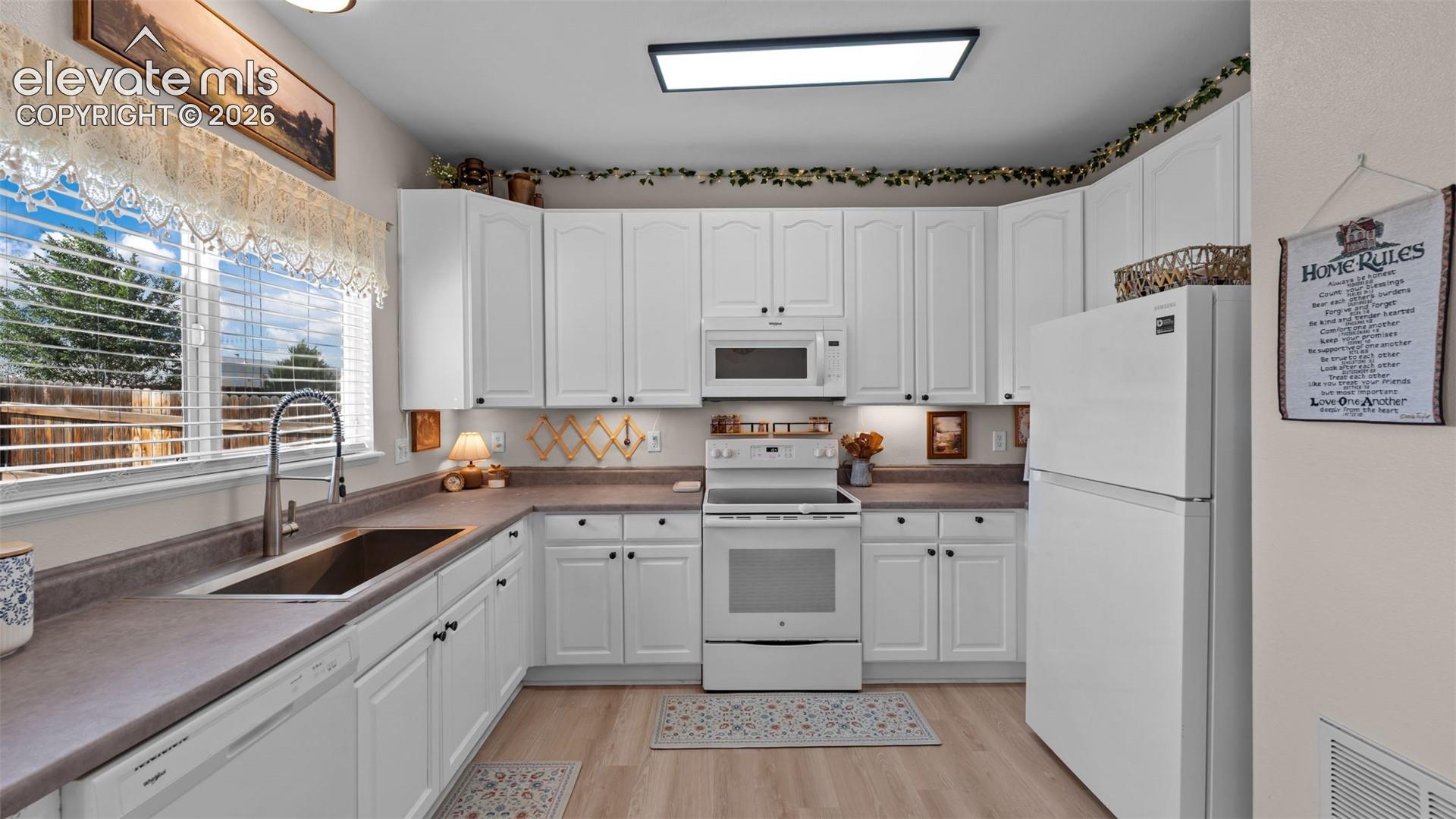 Listing photo 6 for 7685 Barn Owl Drive