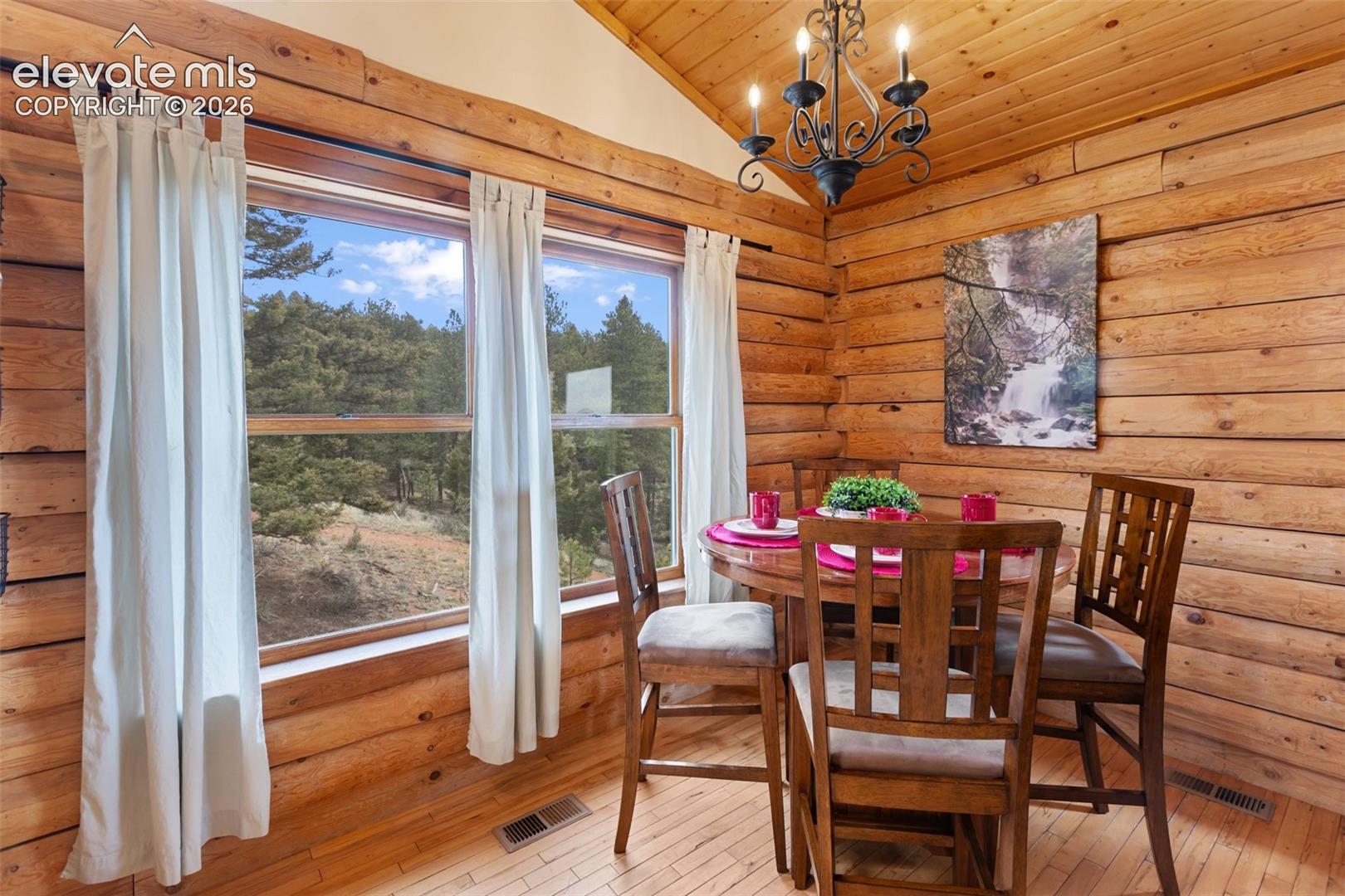Listing photo 16 for 918 Douglas Fir Drive