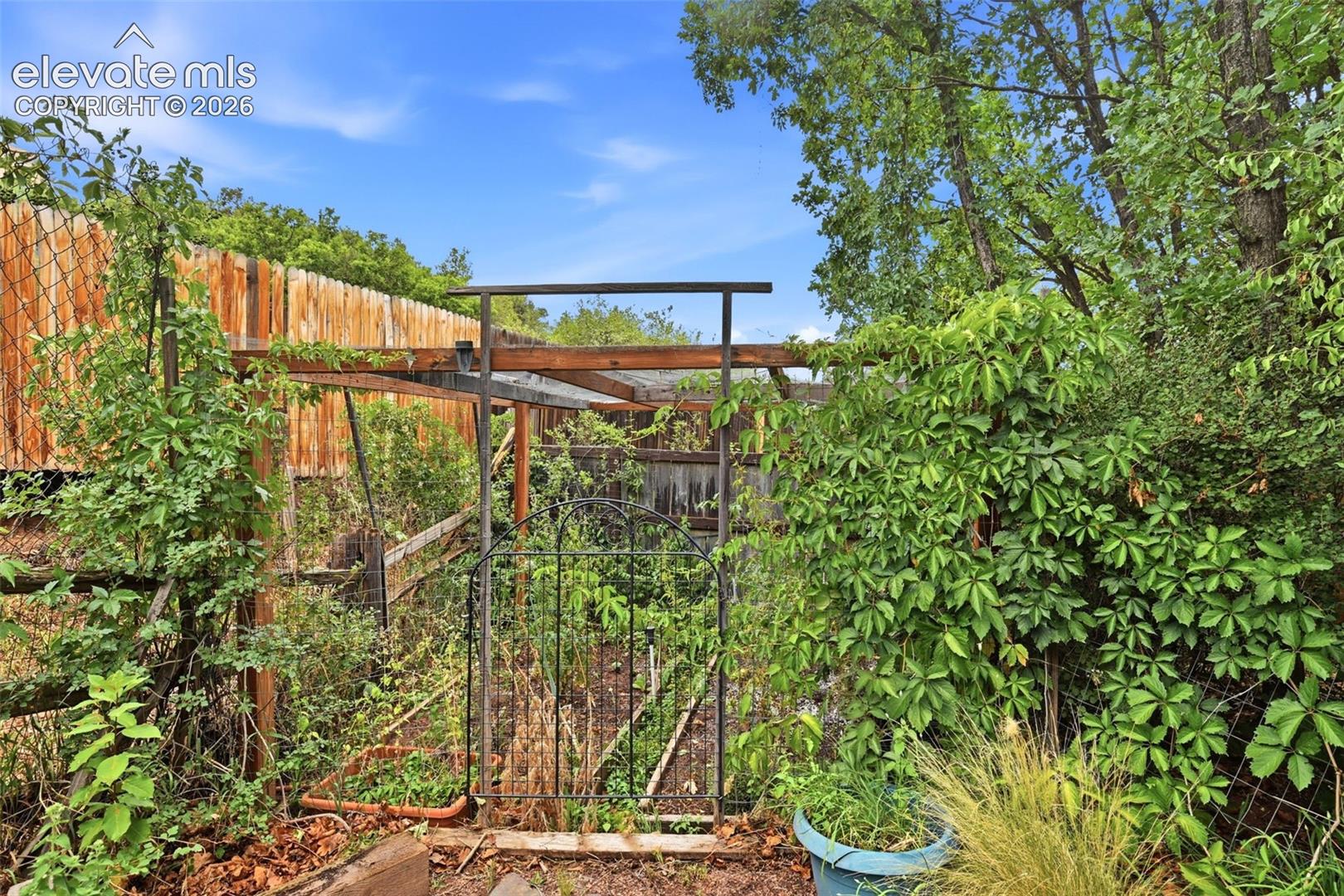 Listing photo 41 for 4 Stover Lane