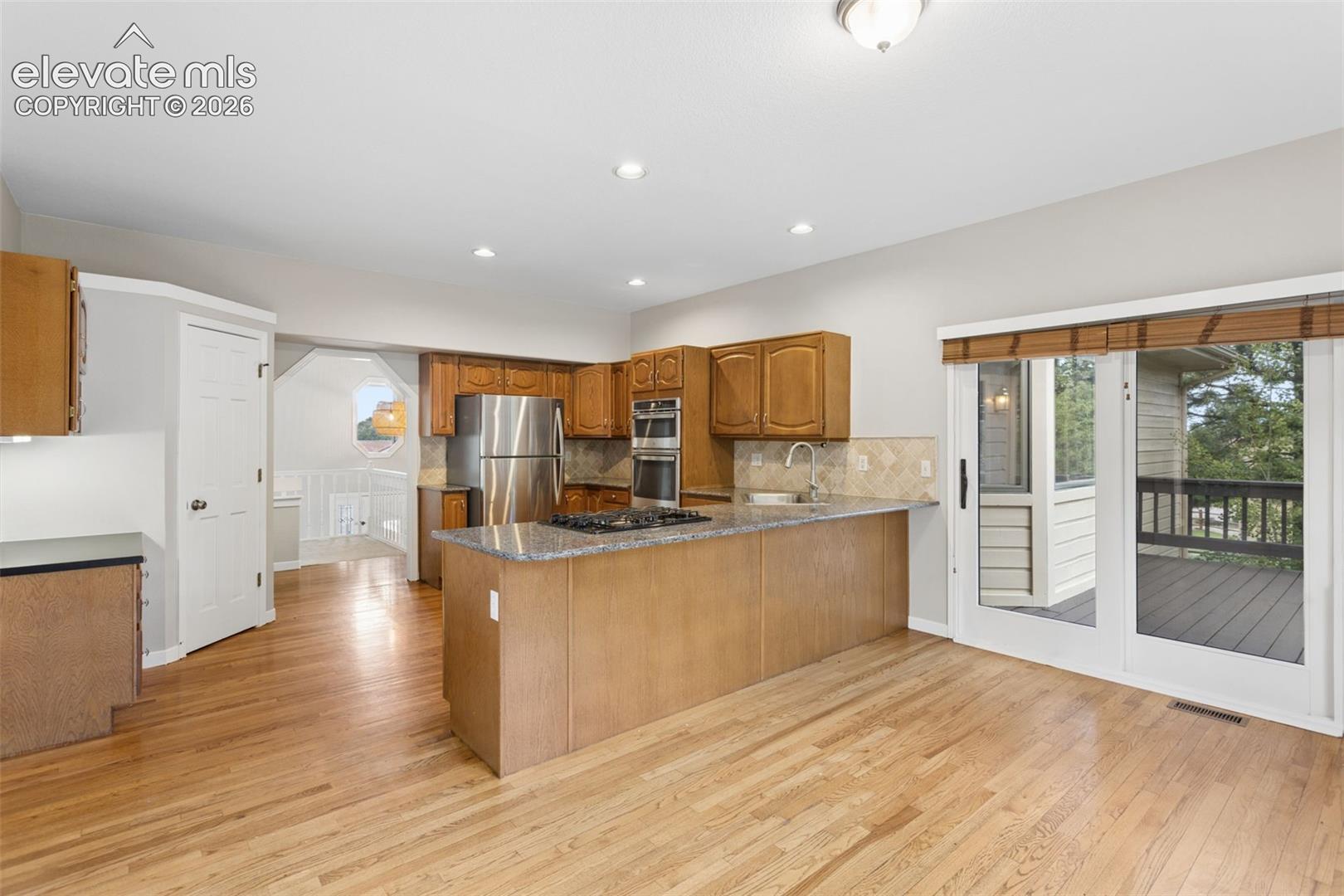 Listing photo 12 for 19975 Doewood Drive