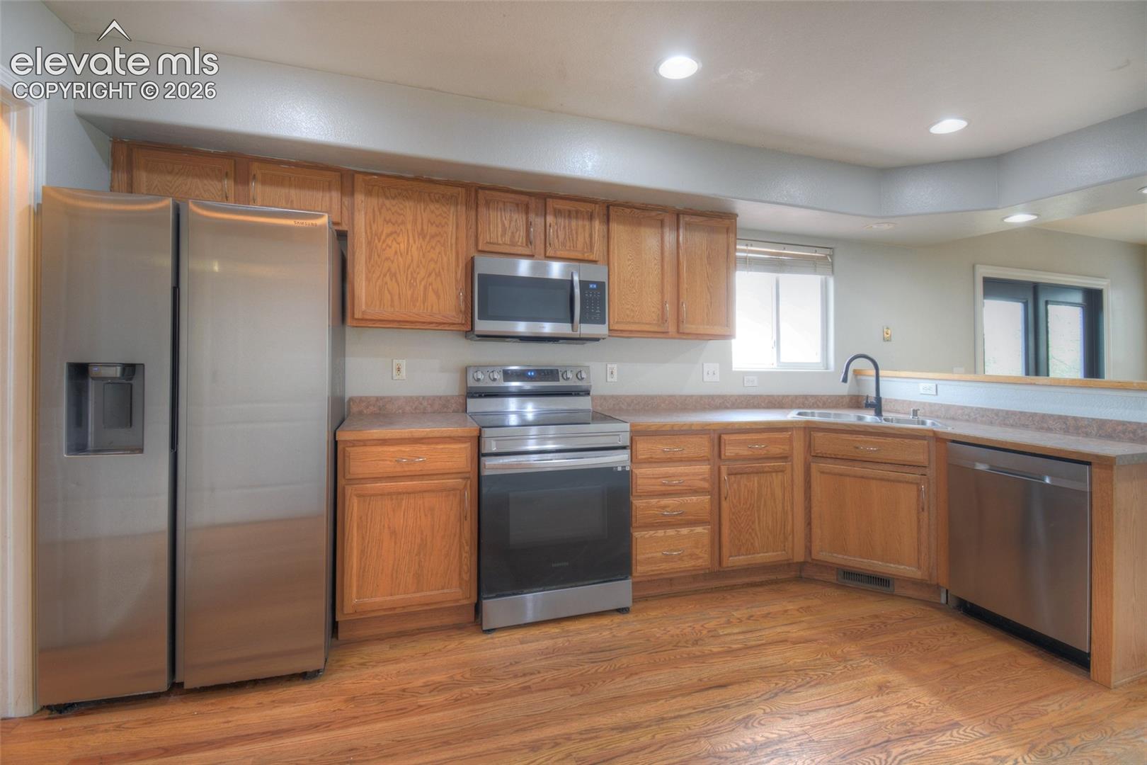 Listing photo 9 for 1042 Cailin Way