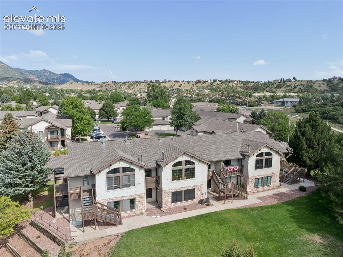 Listing photo 3 for 2147 Denton Grove 102