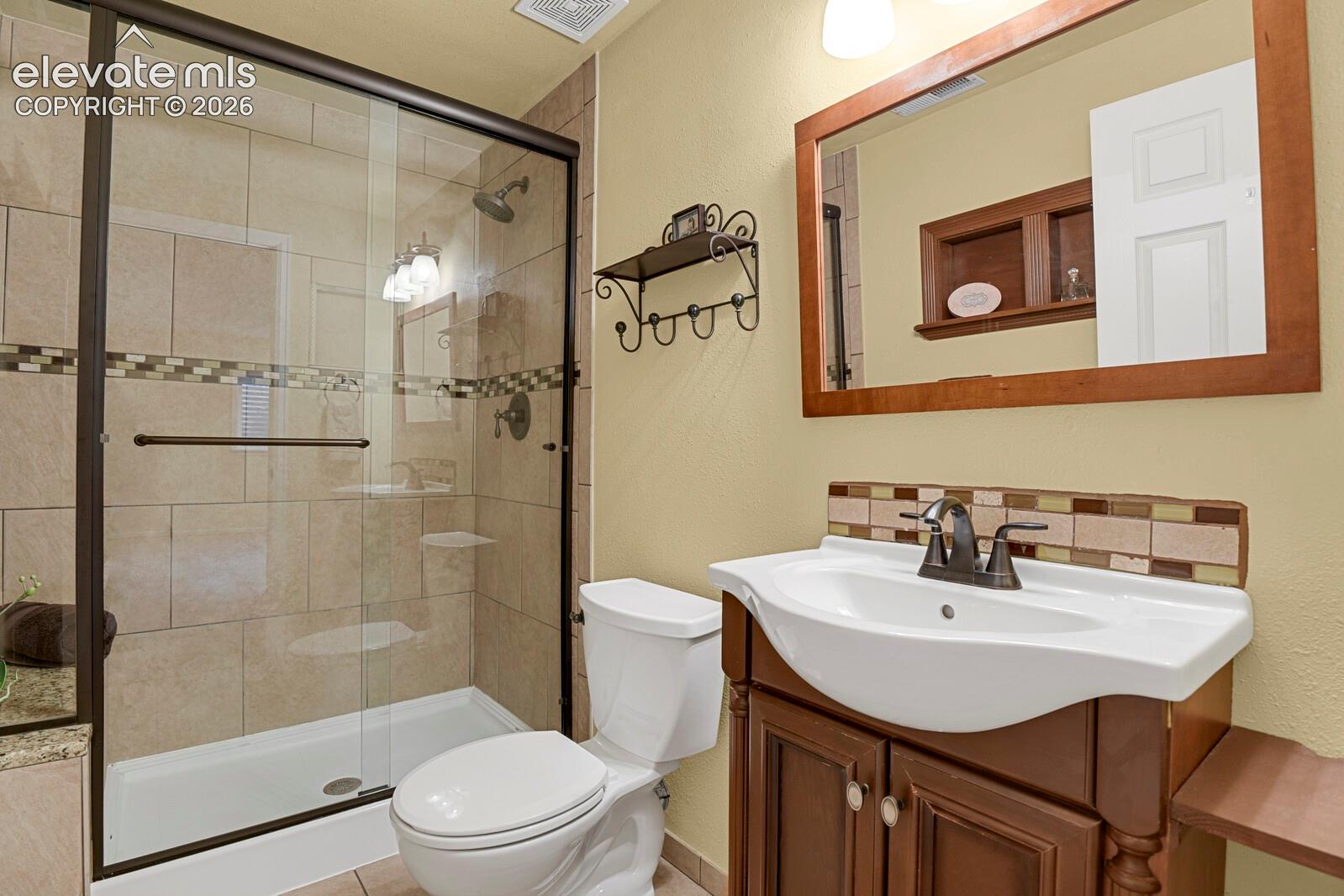 Listing photo 21 for 916 W Caribou Drive