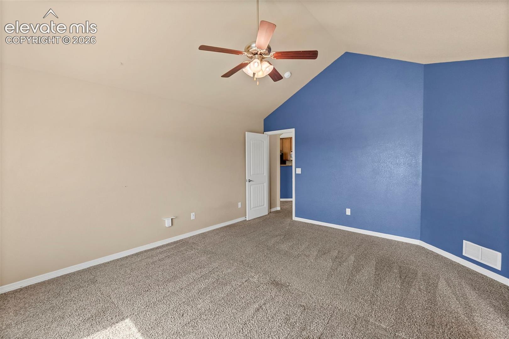 Listing photo 15 for 7794 Landover Lane