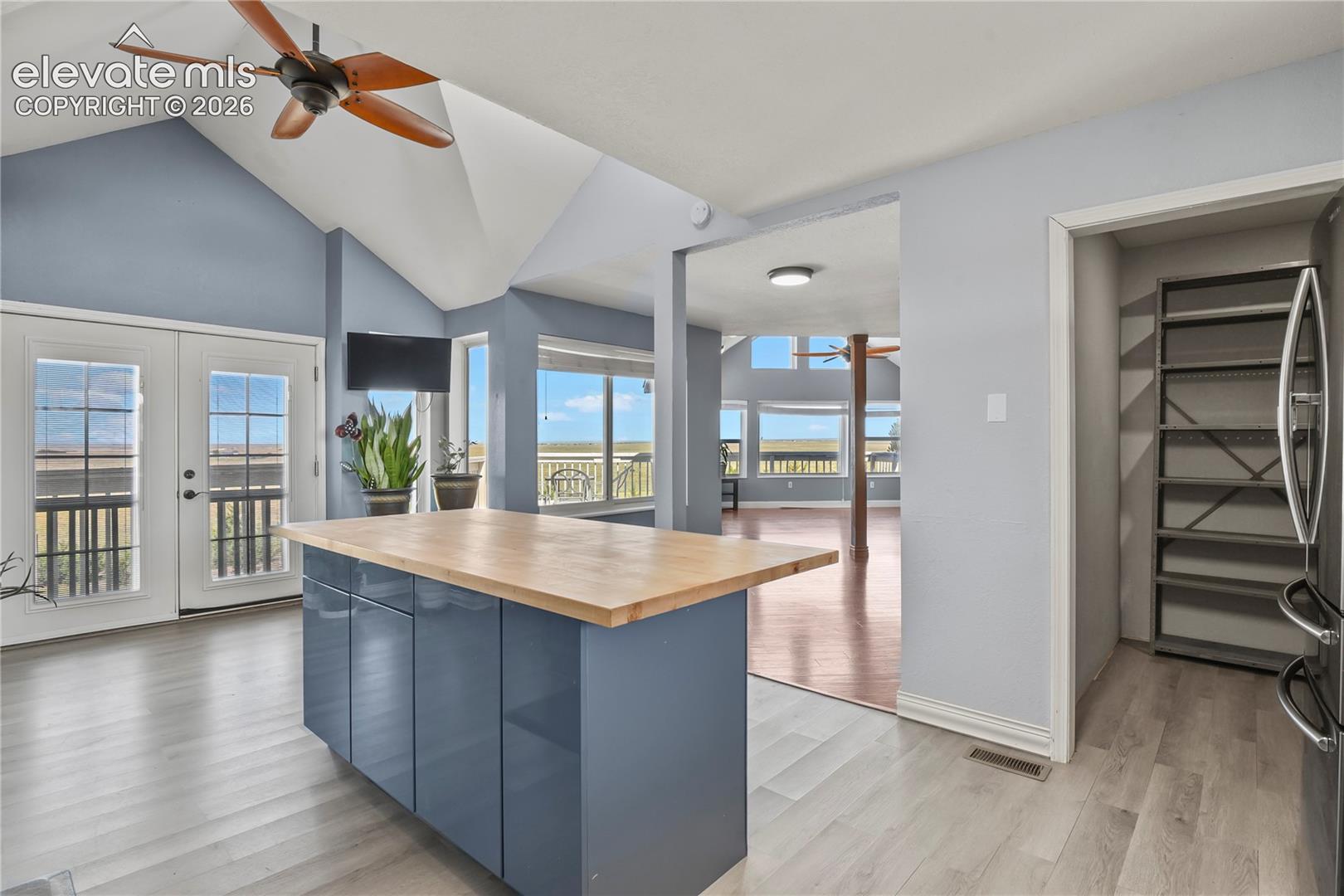 Listing photo 10 for 13550 Whistling Hills Lane