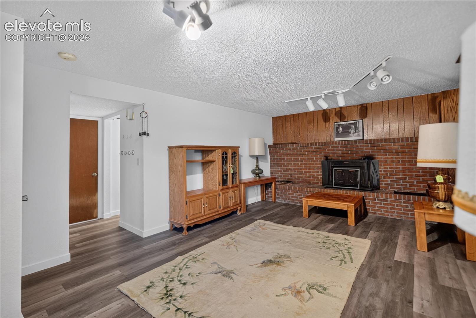 Listing photo 8 for 4850 Windward Circle