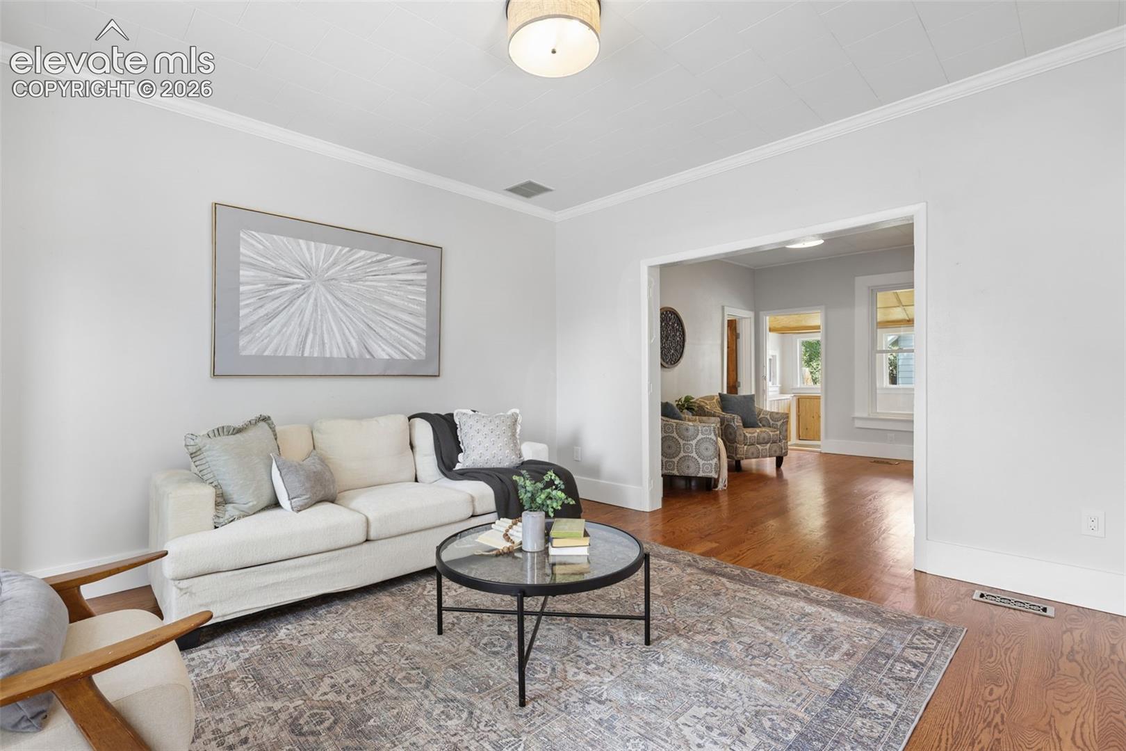 Listing photo 6 for 1812 W Pikes Peak Avenue