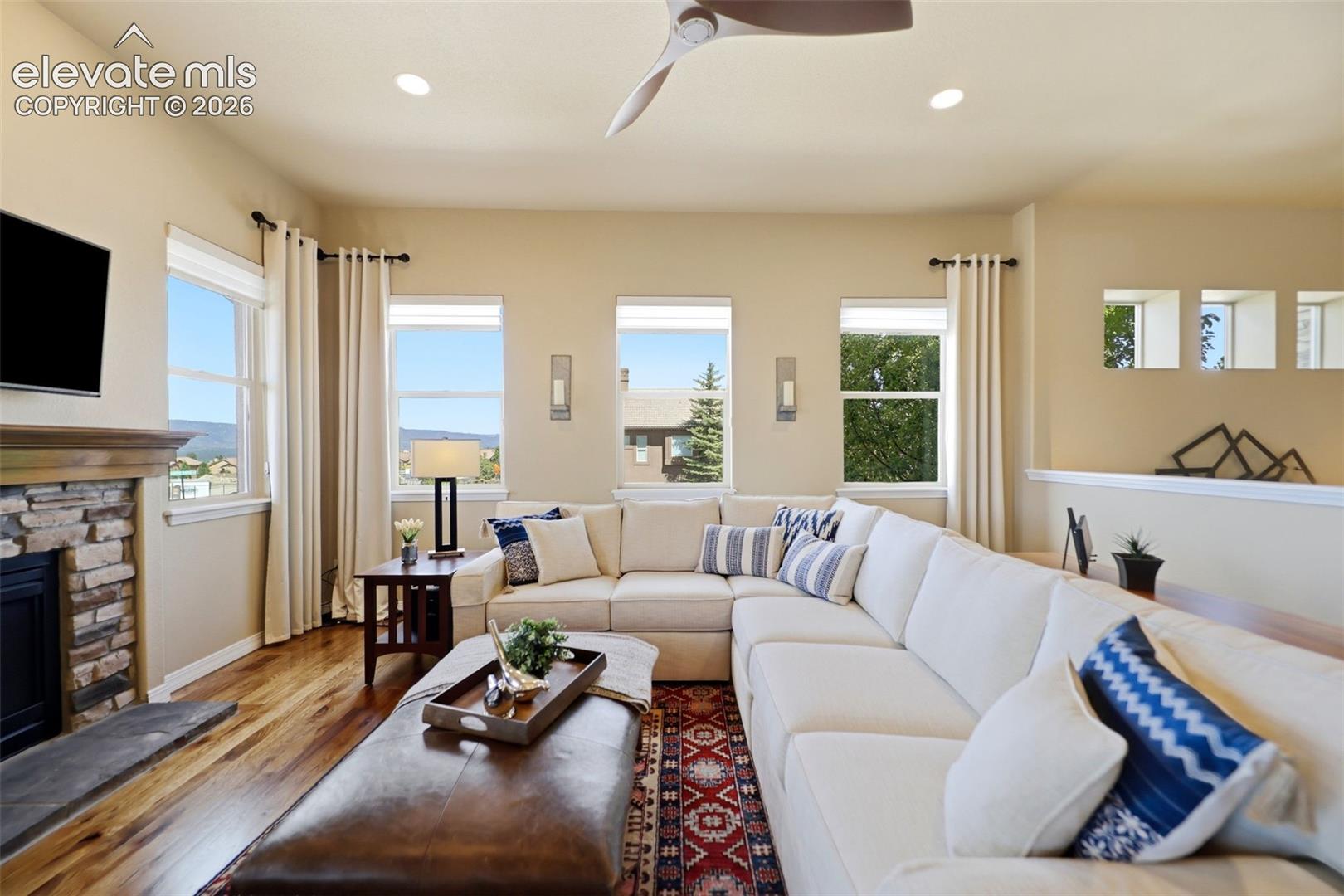 Listing photo 7 for 2415 Veneto Way