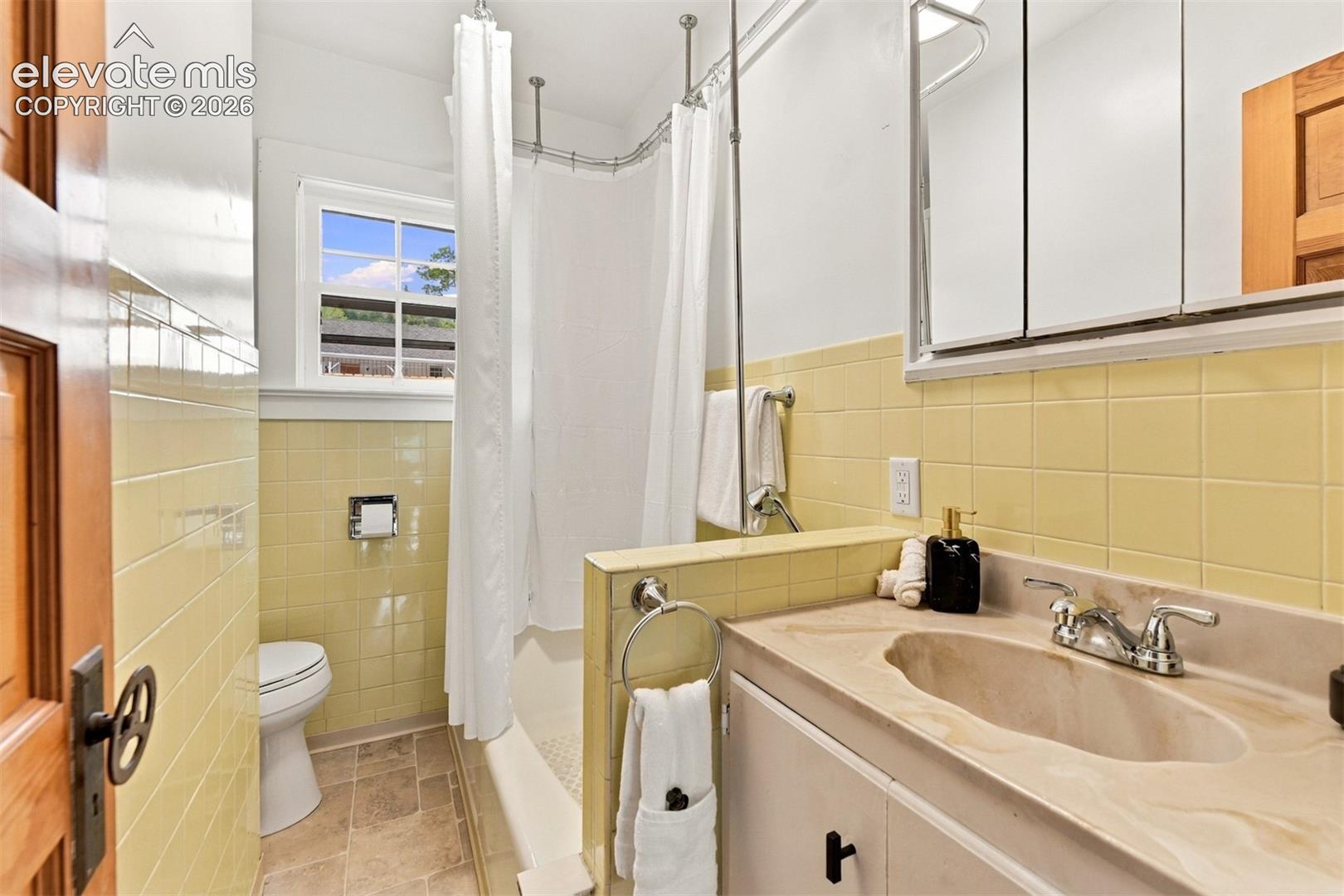 Listing photo 23 for 7755 N Topeka Avenue