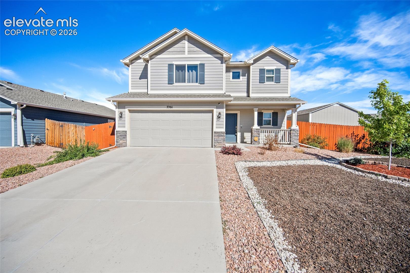 Listing photo 2 for 7701 Berwyn Loop