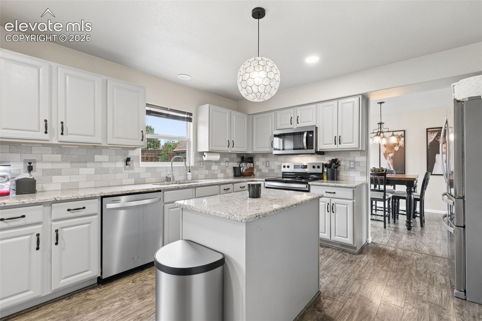 Listing photo 8 for 6914 Sierra Meadows Drive