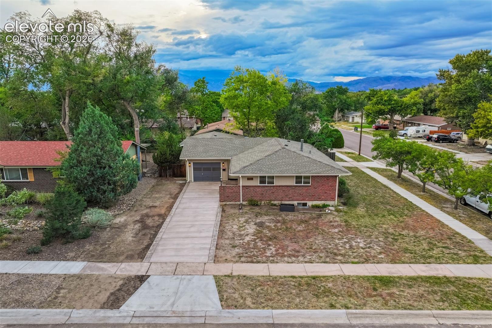 Listing photo 6 for 1730 Auburn Drive
