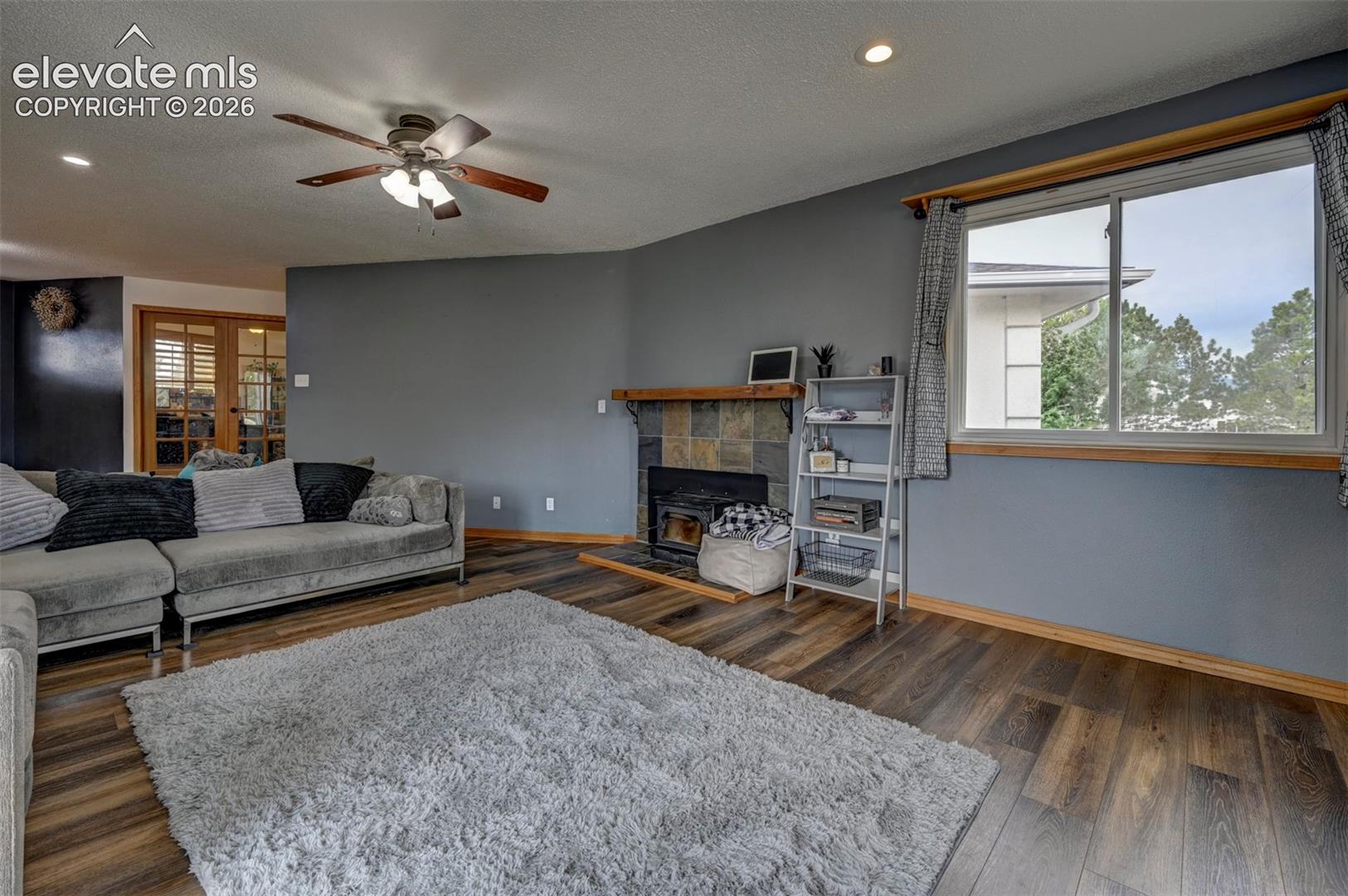 Listing photo 6 for 8170 Valli-Farm Road