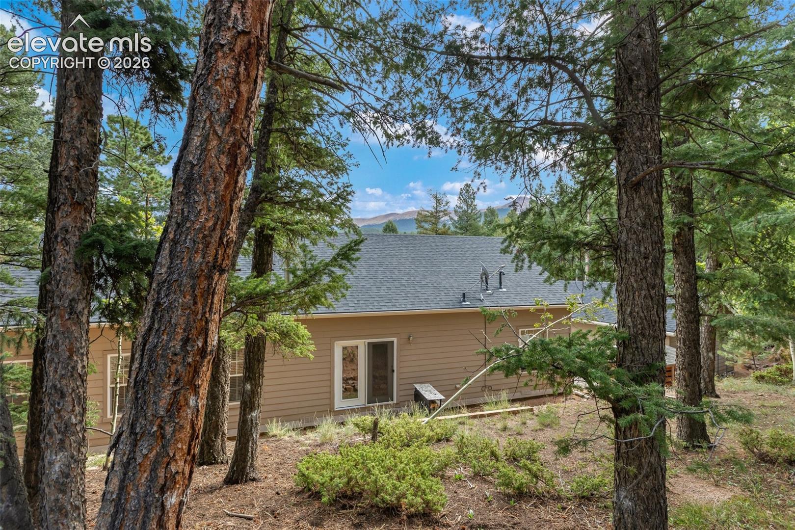 Listing photo 40 for 129 Kestrel Court