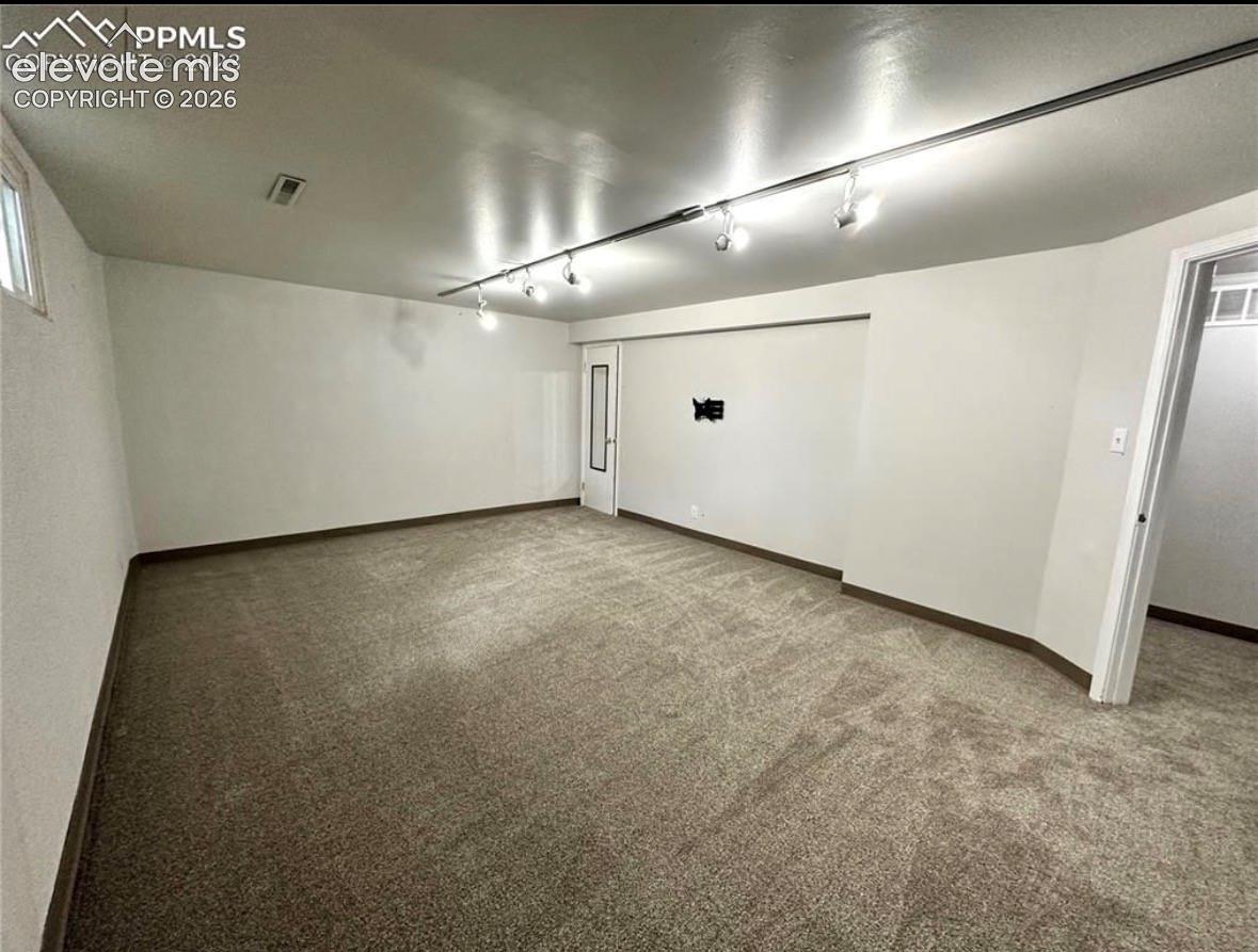 Listing photo 23 for 501 birch Drive