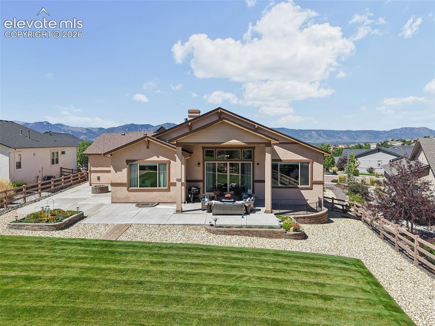 Listing photo 5 for 12794 Pensador Drive