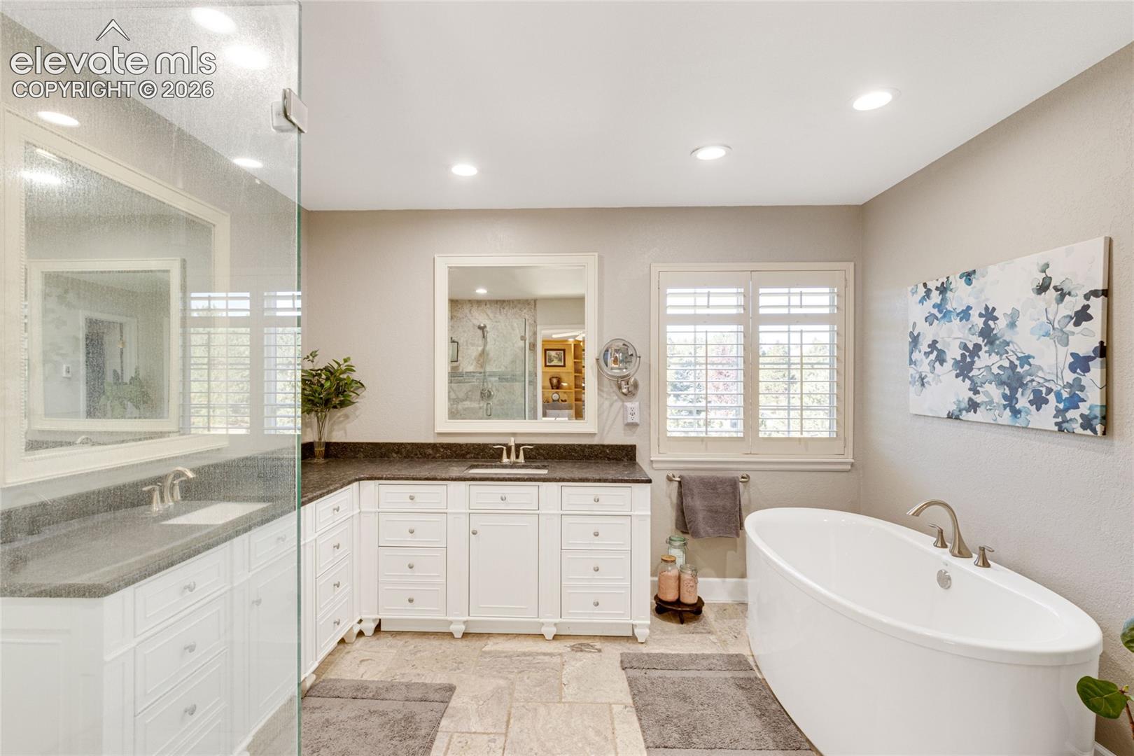 Listing photo 20 for 19905 Riverglen Lane