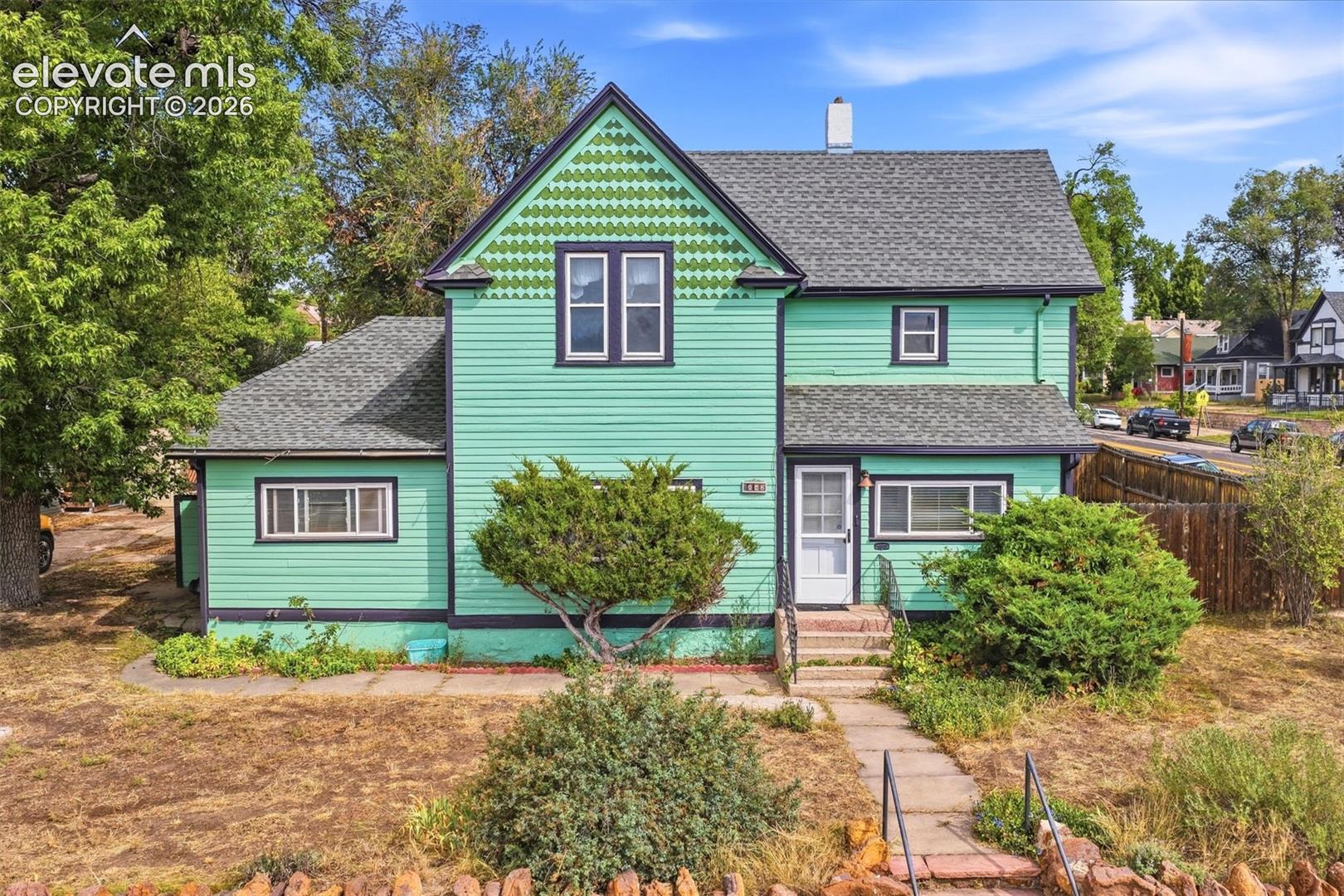 842 E Platte Avenue โ listing photo