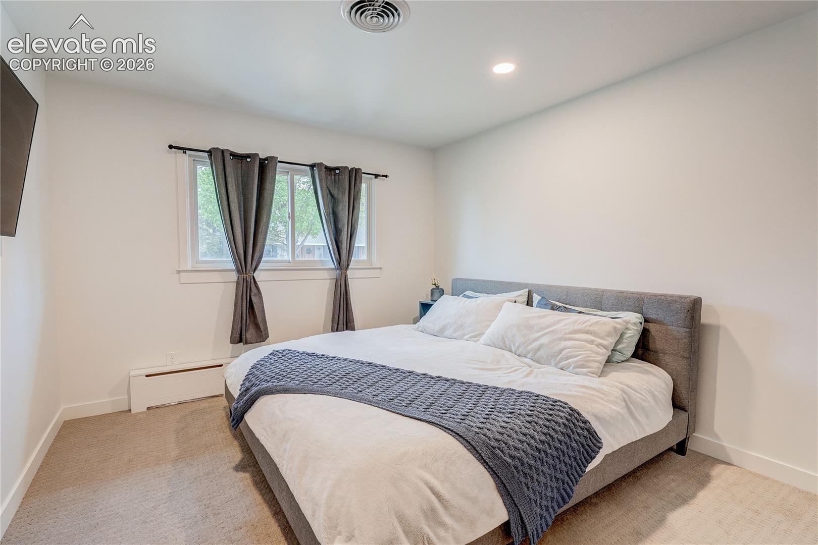 Listing photo 29 for 3981 S Hillcrest Drive