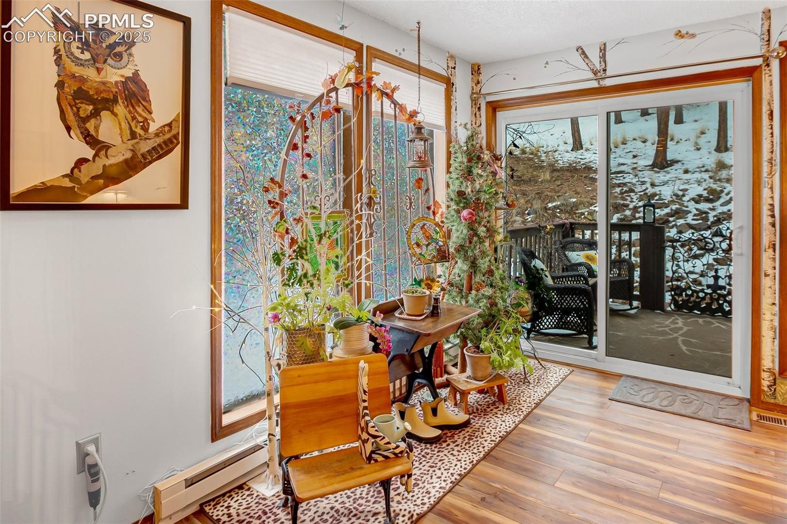 Listing photo 10 for 560 Manor Court A