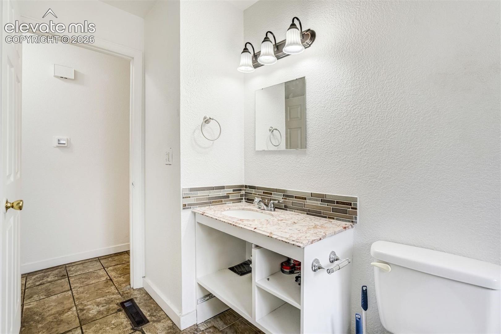 Listing photo 30 for 3415 Bridgewood Lane