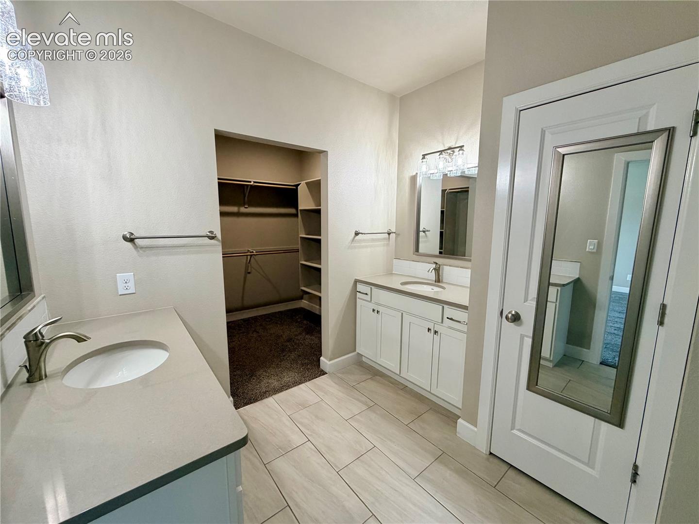 Listing photo 23 for 698 W McCulloch Boulevard