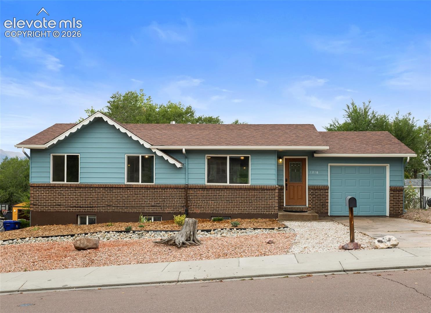 1216 Hathaway Drive