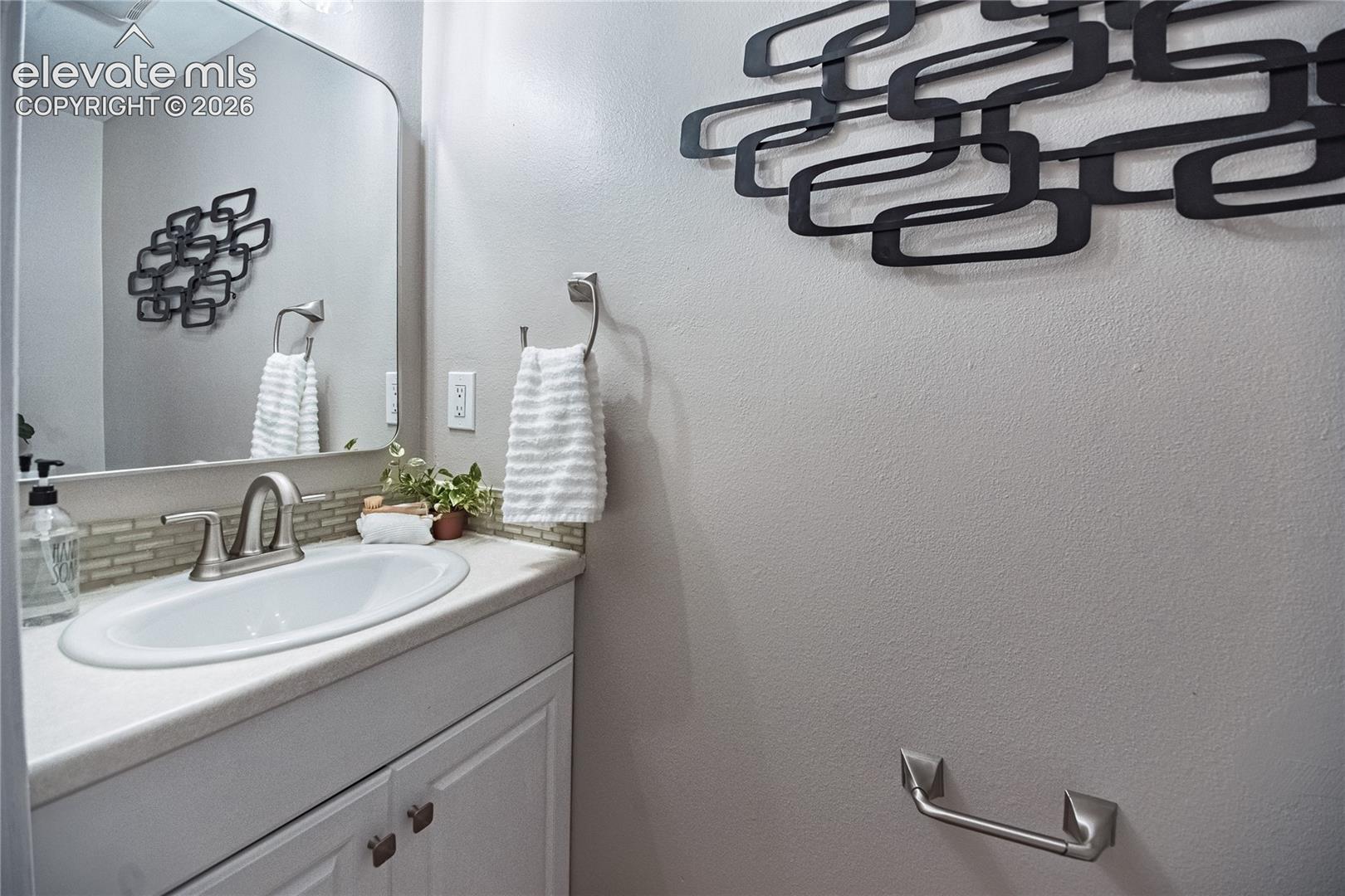 Listing photo 26 for 4325 Ramblewood Drive