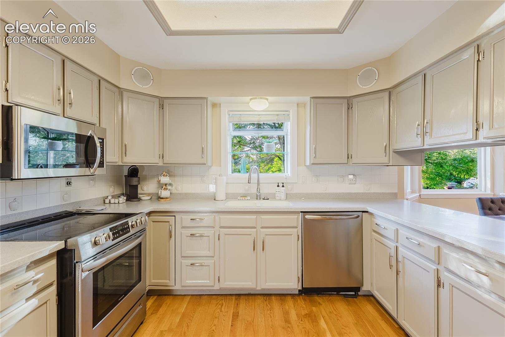 8720 Anglewood Court, photo 7