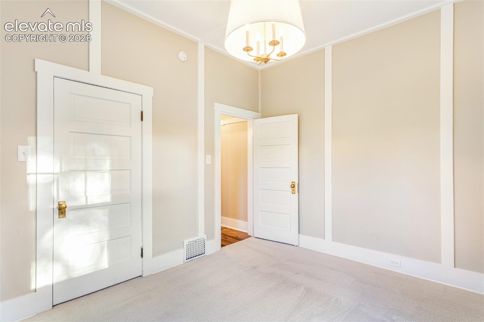 Listing photo 31 for 7801 Valley View Street